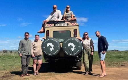 Safarirejsers team i Serengeti, 2023