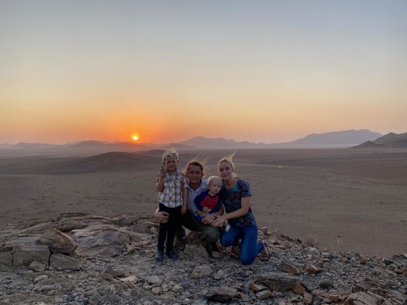 Hele familien. Fra venstre: Ola, Markus, Max og Olivia.